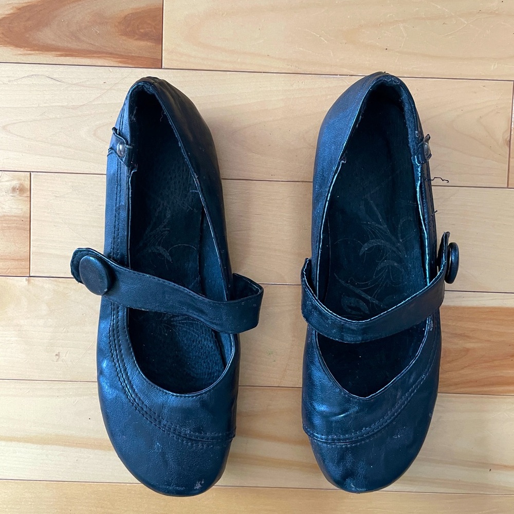 Black flats